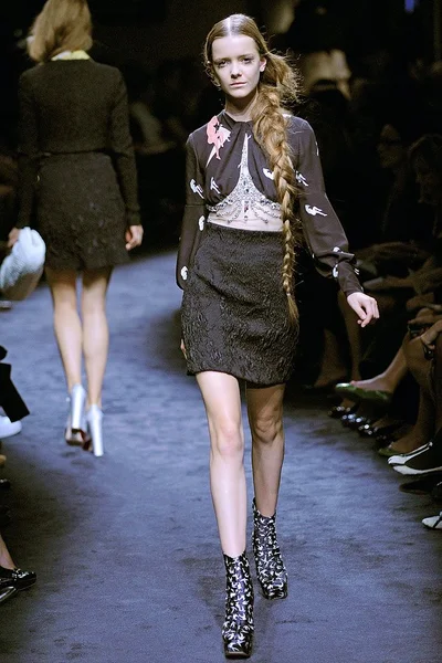 Look 27